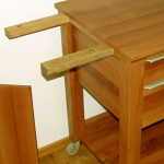 Birnenholzwagen Erweiterungsholme <br><a href='../html/img/pool/1_Mobiliar_kochen_Rollwagen_Birne_Erweiterung.jpg' target='_blank'>Vollbild anzeigen</a>