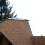 Lärchenholzschindeln <br><a href='../html/img/pool/Bauwerk_Lechner_RGL_Windturm_Ansicht_goldene_Schindel.jpg' target='_blank'>Vollbild anzeigen</a>