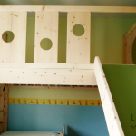 Zirbe massiv für Kinder <br><a href='../html/img/pool/Mobiliar_Kinder_Burg3.jpg' target='_blank'>Vollbild anzeigen</a>