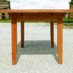 Birnenholz massiv <br><a href='../html/img/pool/Mobiliar_essen_Tisch_Birne2.jpg' target='_blank'>Vollbild anzeigen</a>