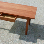 Schublade bei Bedarf <br><a href='../html/img/pool/Mobiliar_essen_Tisch_Birne_Lade.jpg' target='_blank'>Vollbild anzeigen</a>