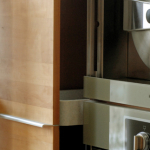 ergänzend bieten wir sämtliche Geräte aller gängigen Hersteller an- <br><a href='../html/img/pool/Mobiliar_kochen_Birne_massivKueche_Geraete.jpg' target='_blank'>Vollbild anzeigen</a>