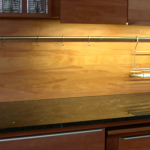 klassisch modern zeitlos <br><a href='../html/img/pool/Mobiliar_kochen_Birne_massivKueche_Stein.jpg' target='_blank'>Vollbild anzeigen</a>