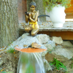 Eingang <br><a href='../html/img/pool/RH_Lechner_RGL_Grundstueck_Wasser.jpg' target='_blank'>Vollbild anzeigen</a>