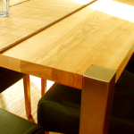 Edelstahl <br><a href='../html/img/pool/a_Mobiliar_essen_Tisch_Esche_Edelstahl.jpg' target='_blank'>Vollbild anzeigen</a>