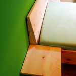  <br><a href='../html/img/pool/mobiliar_zirbenbett_haupt2.jpg' target='_blank'>Vollbild anzeigen</a>